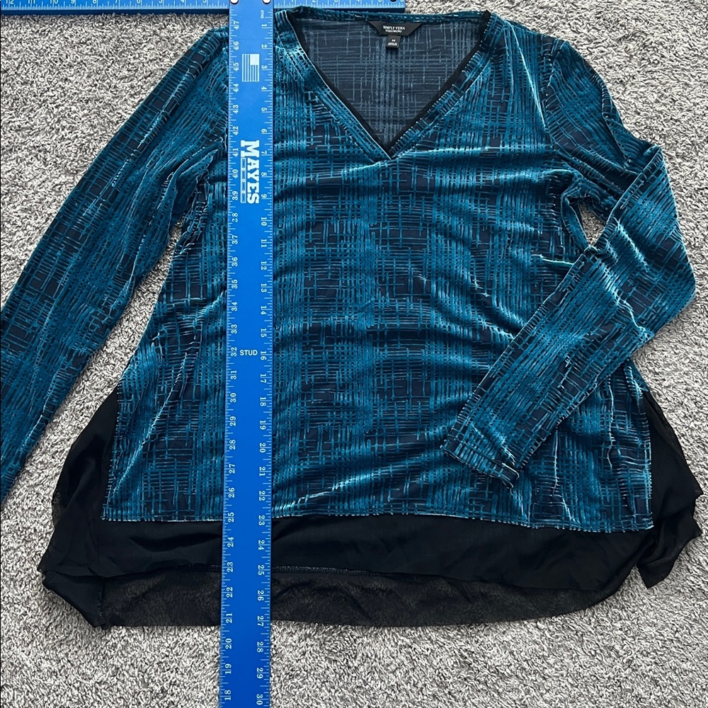 Simply Vera Vera Wang Turquoise Velvet Burnout Tunic Top Sheer Hemline - Size M - Picture 6 of 8